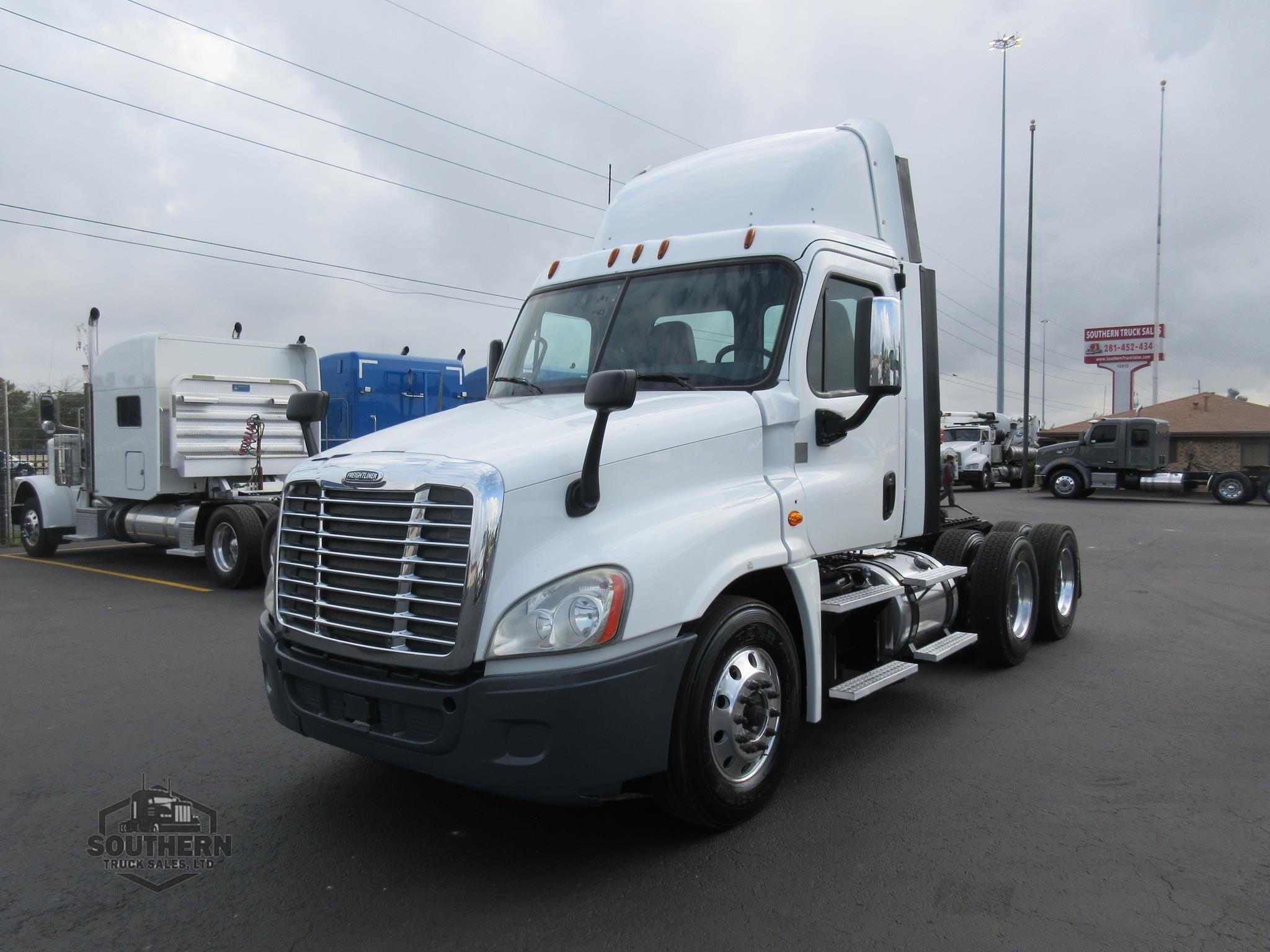 Used 2018 FREIGHTLINER CASCADIA 125