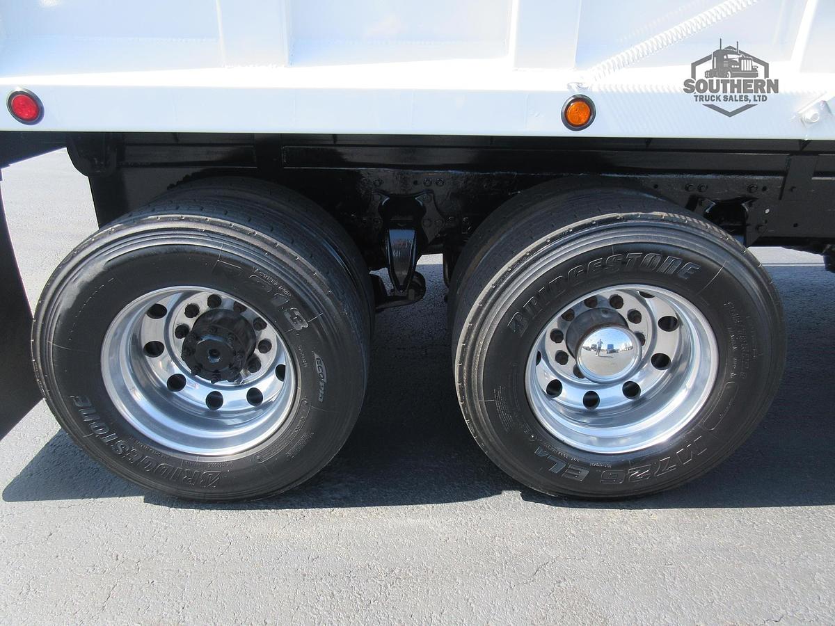 Used 2019 FREIGHTLINER CASCADIA 126