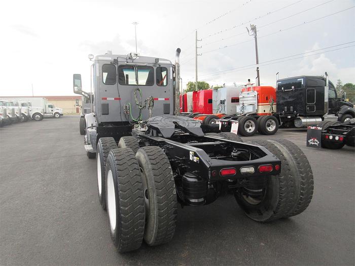 Used 2020 PETERBILT 567