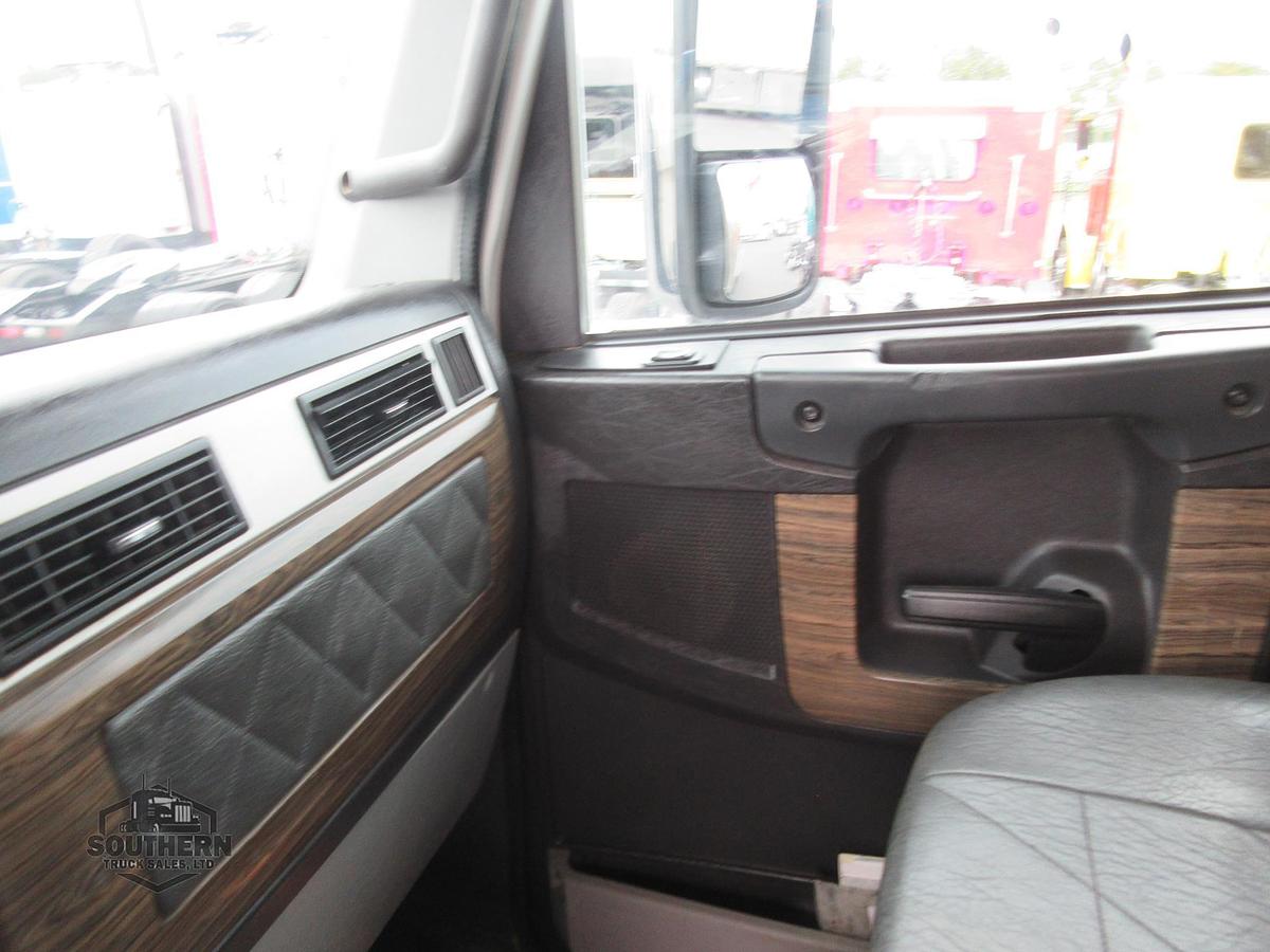 Used 2019 FREIGHTLINER CORONADO 122 SD