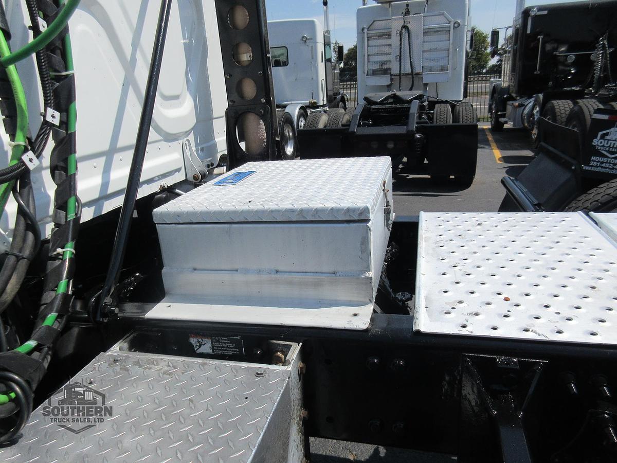 Used 2020 FREIGHTLINER CASCADIA 126