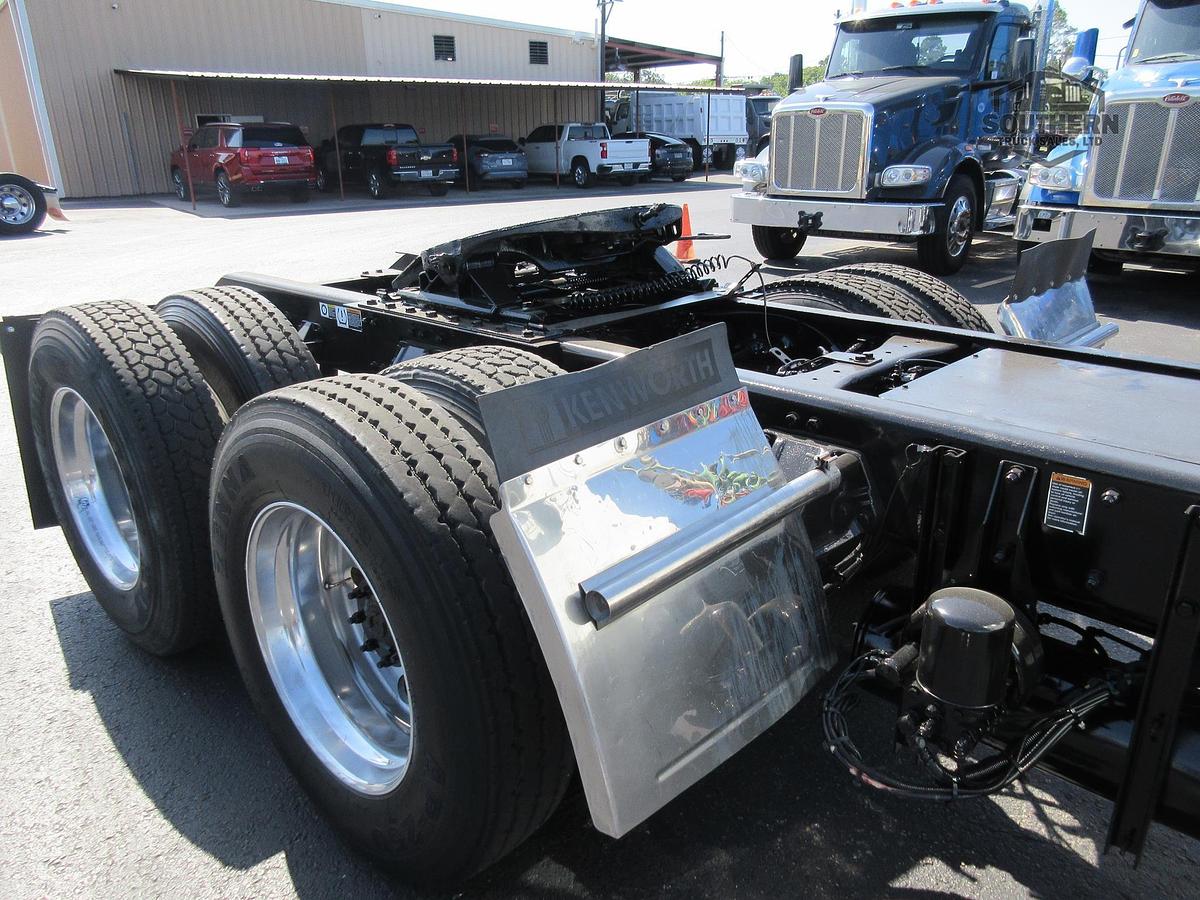 Used 2016 KENWORTH T880