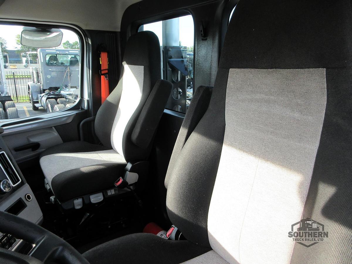 Used 2019 FREIGHTLINER CASCADIA 126