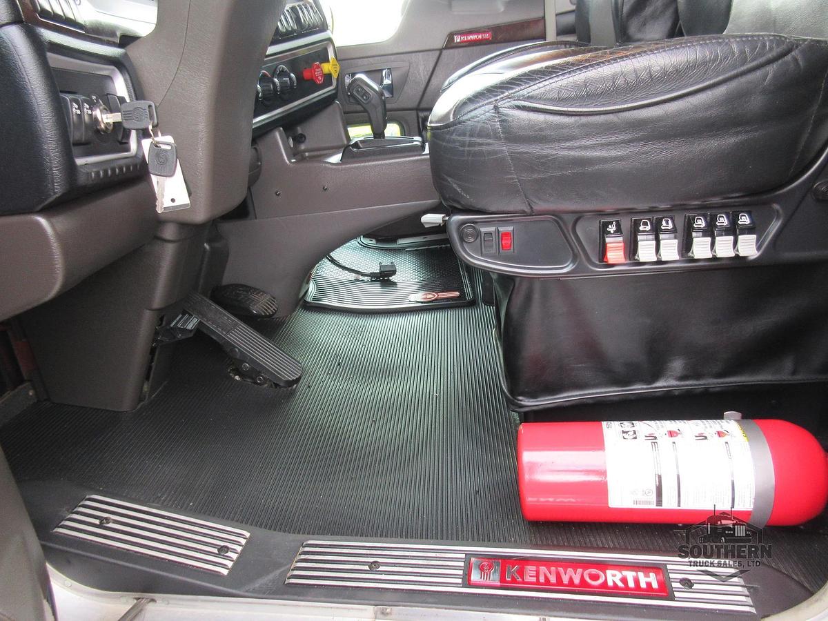 Used 2023 KENWORTH W900L