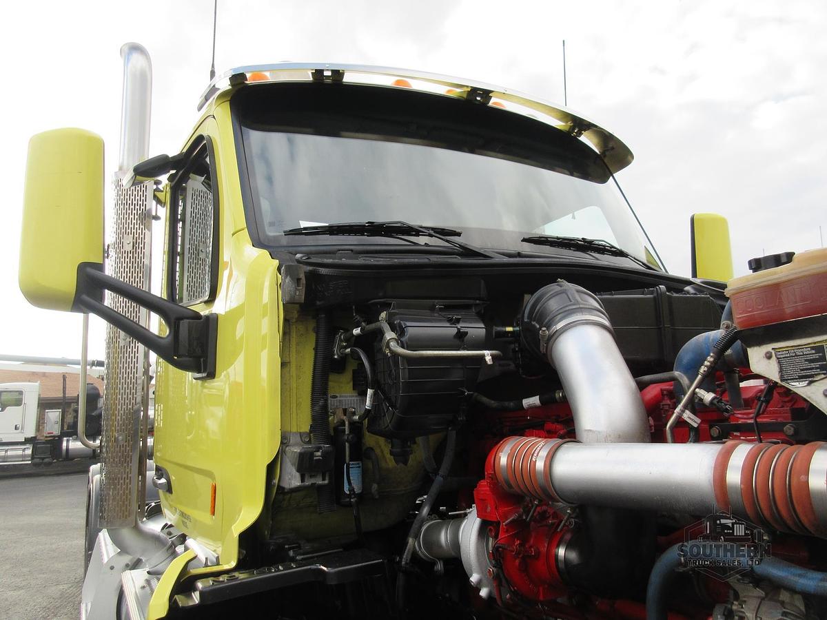 Used 2020 PETERBILT 567