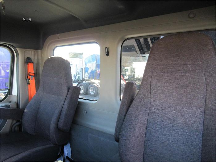 Used 2016 FREIGHTLINER CASCADIA 113