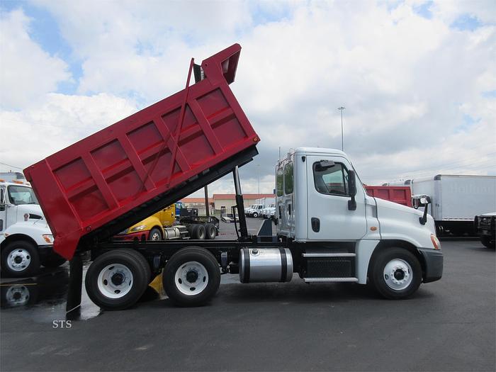 Used 2015 FREIGHTLINER CASCADIA 125