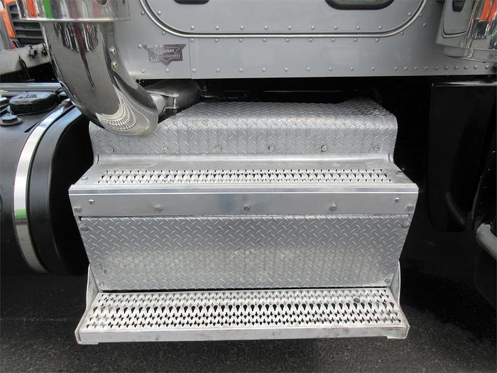 Used 2015 PETERBILT 389