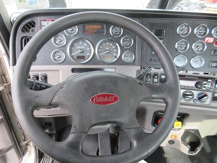 Used 2015 PETERBILT 389