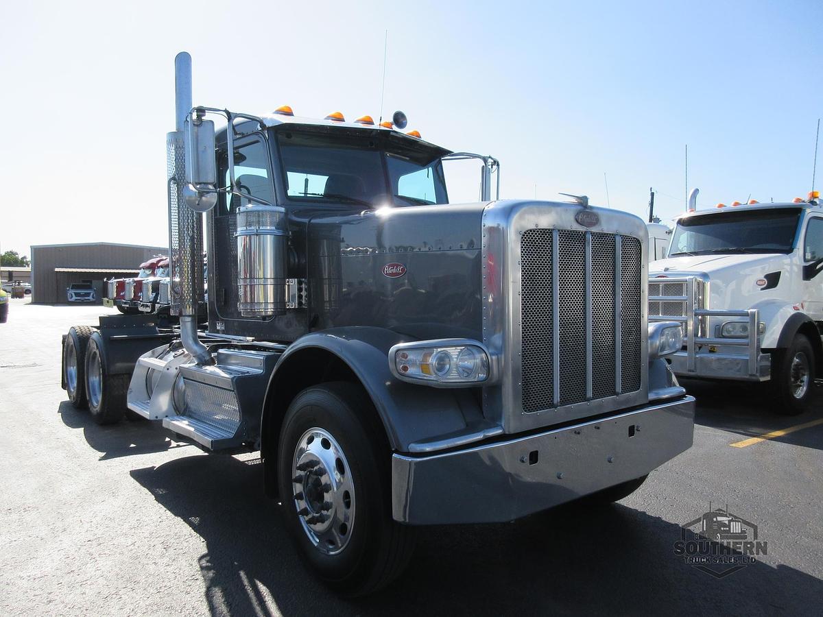 Used 2022 PETERBILT 389