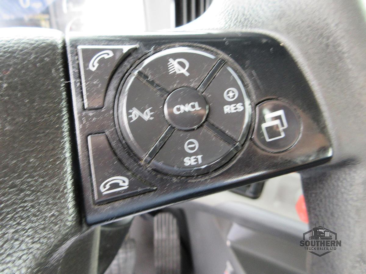 Used 2019 FREIGHTLINER CASCADIA 126