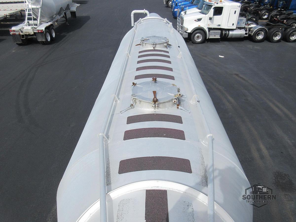 Used 2010 VANTAGE Tandem Axle