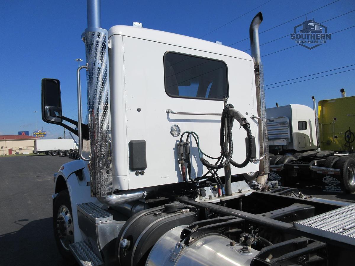 Used 2020 PETERBILT 567