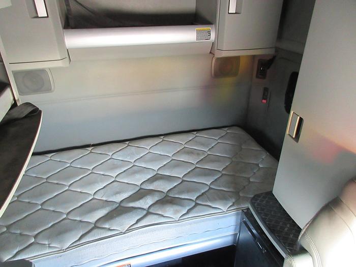 Used 2021 KENWORTH T880