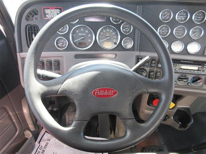 Used 2015 PETERBILT 389