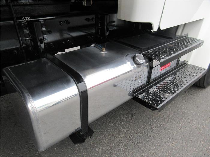 Used 2014 FREIGHTLINER BUSINESS CLASS M2 106