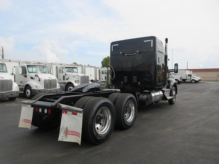 Used 2021 KENWORTH T880