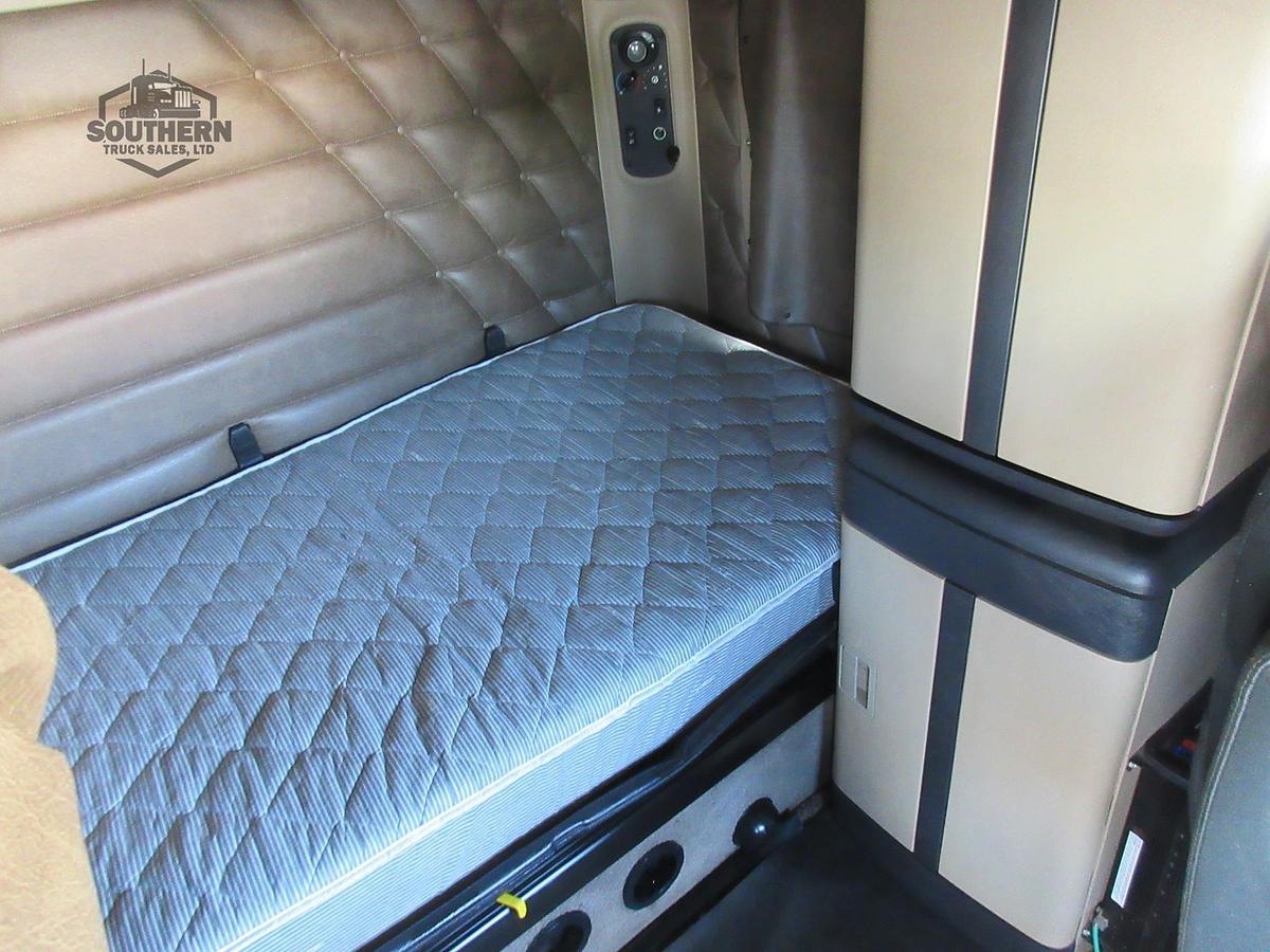 Used 2020 FREIGHTLINER CORONADO 122 SD