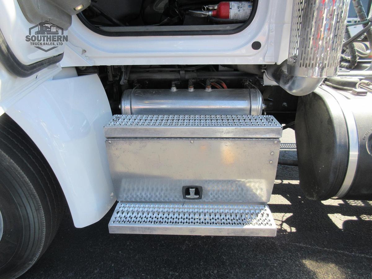 Used 2020 PETERBILT 567