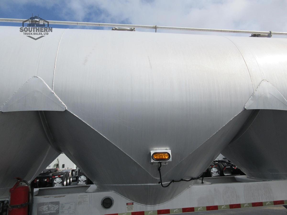 Used 2010 VANTAGE Tandem Axle