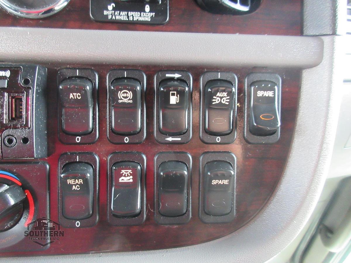 Used 2021 PETERBILT 389