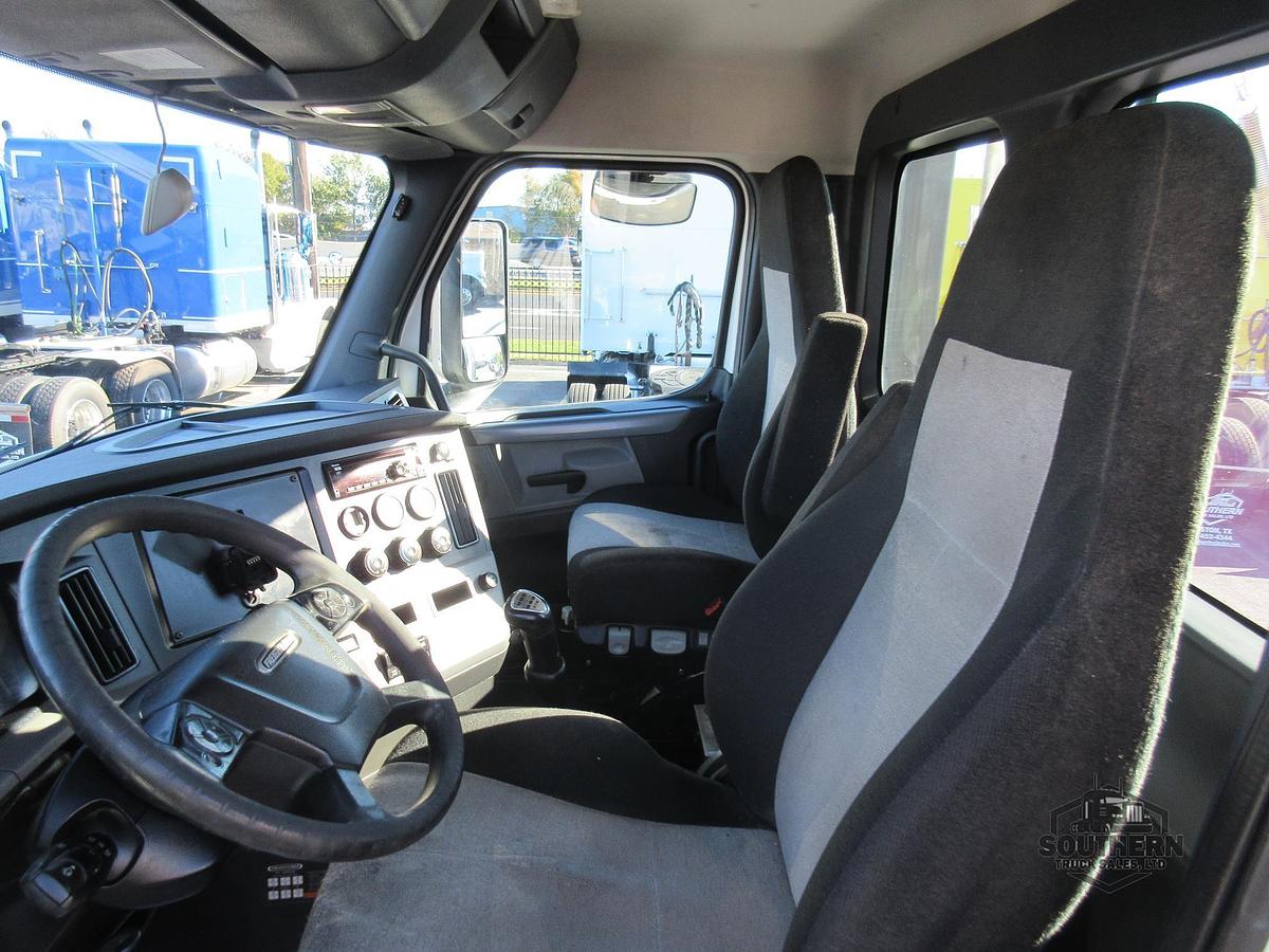 Used 2019 FREIGHTLINER CASCADIA 126