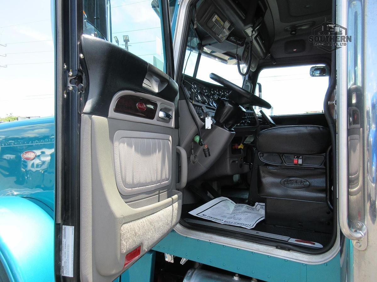 Used 2022 PETERBILT 389