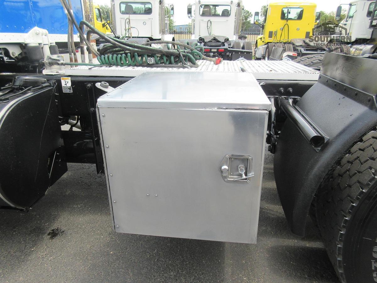 Used 2018 PETERBILT 389