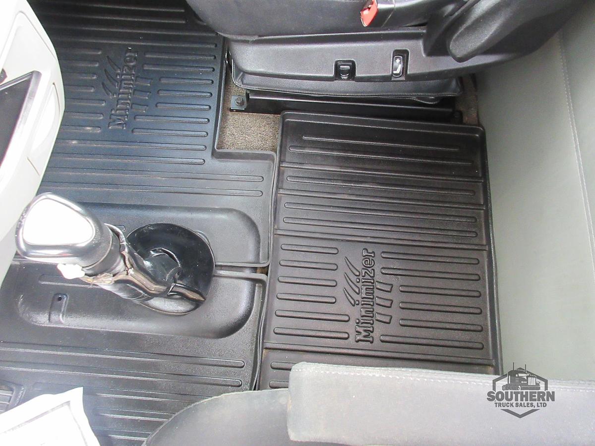 Used 2020 PETERBILT 567