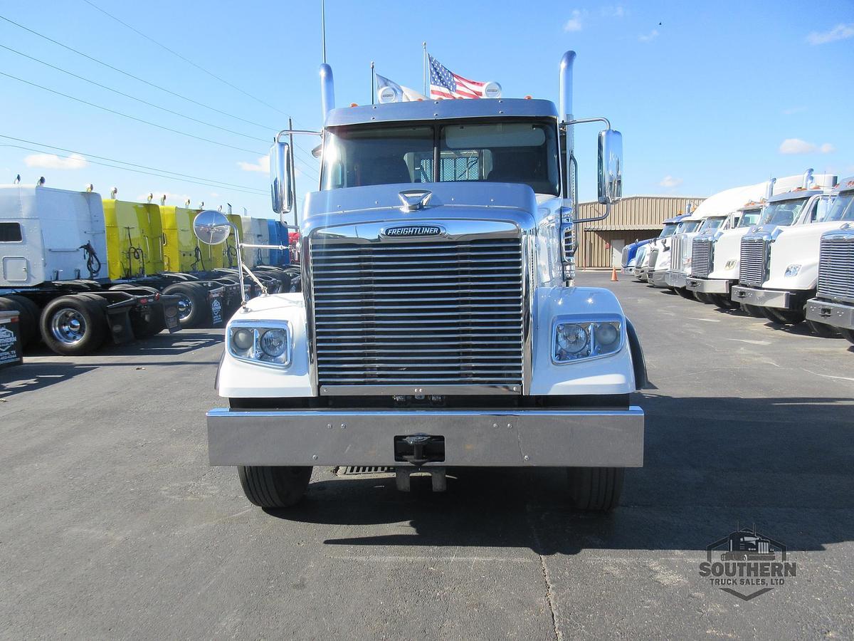 Used 2019 FREIGHTLINER 122SD