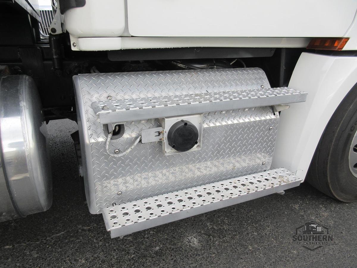 Used 2020 FREIGHTLINER CASCADIA 126