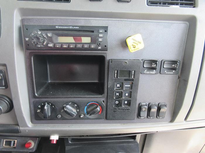 Used 2013 PETERBILT 348