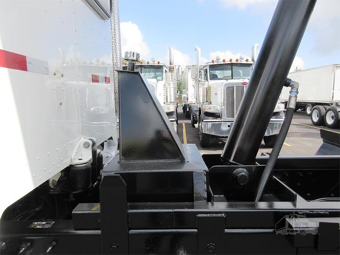 Used 2015 PETERBILT 365