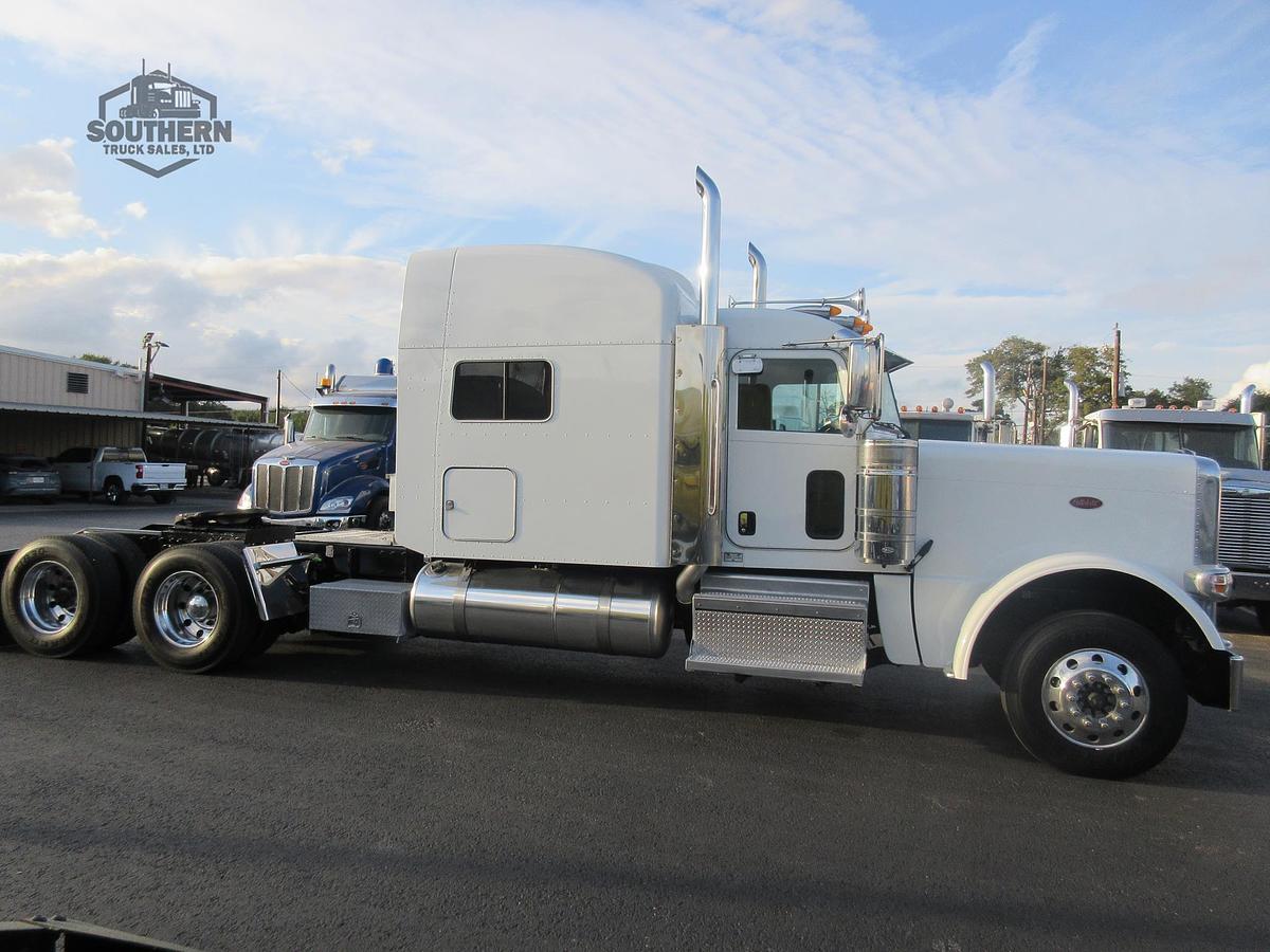 Used 2018 PETERBILT 389