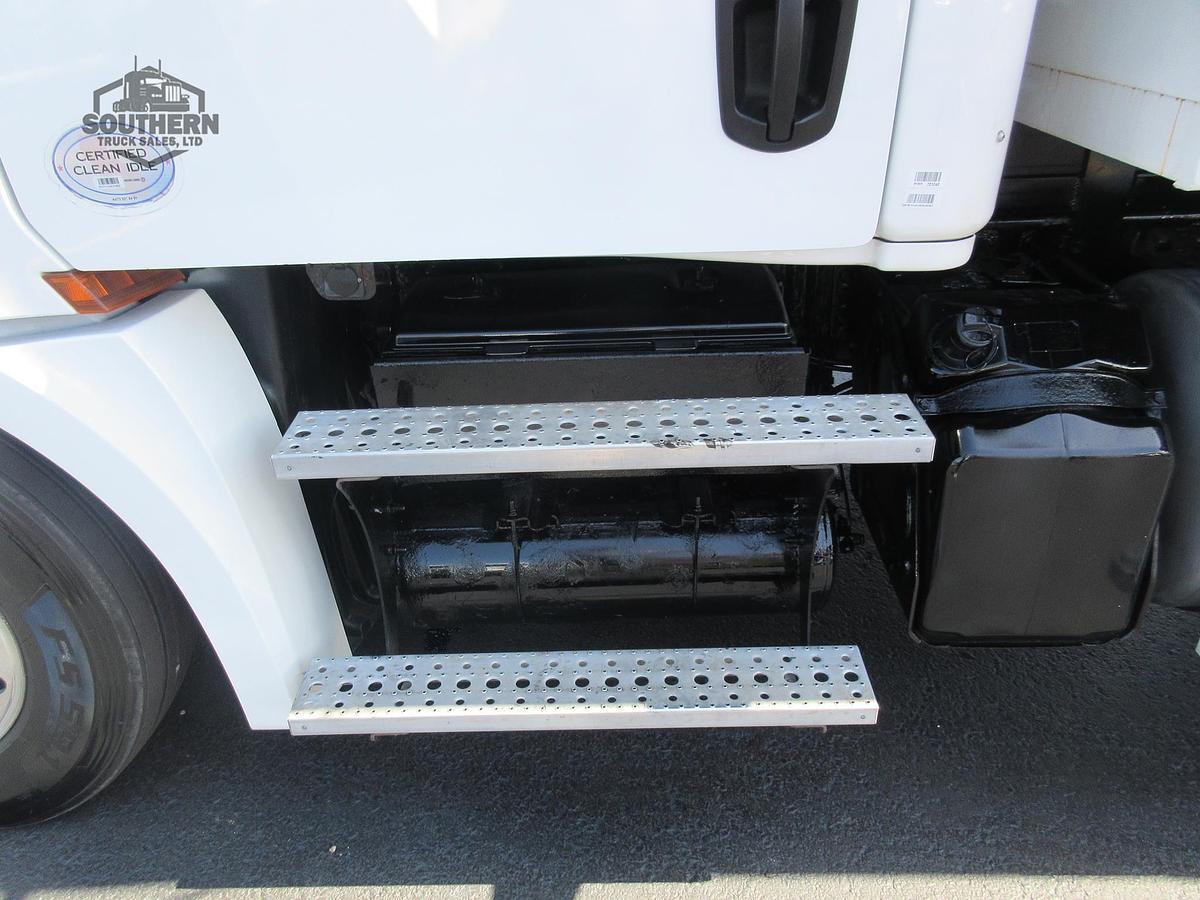 Used 2019 FREIGHTLINER CASCADIA 126