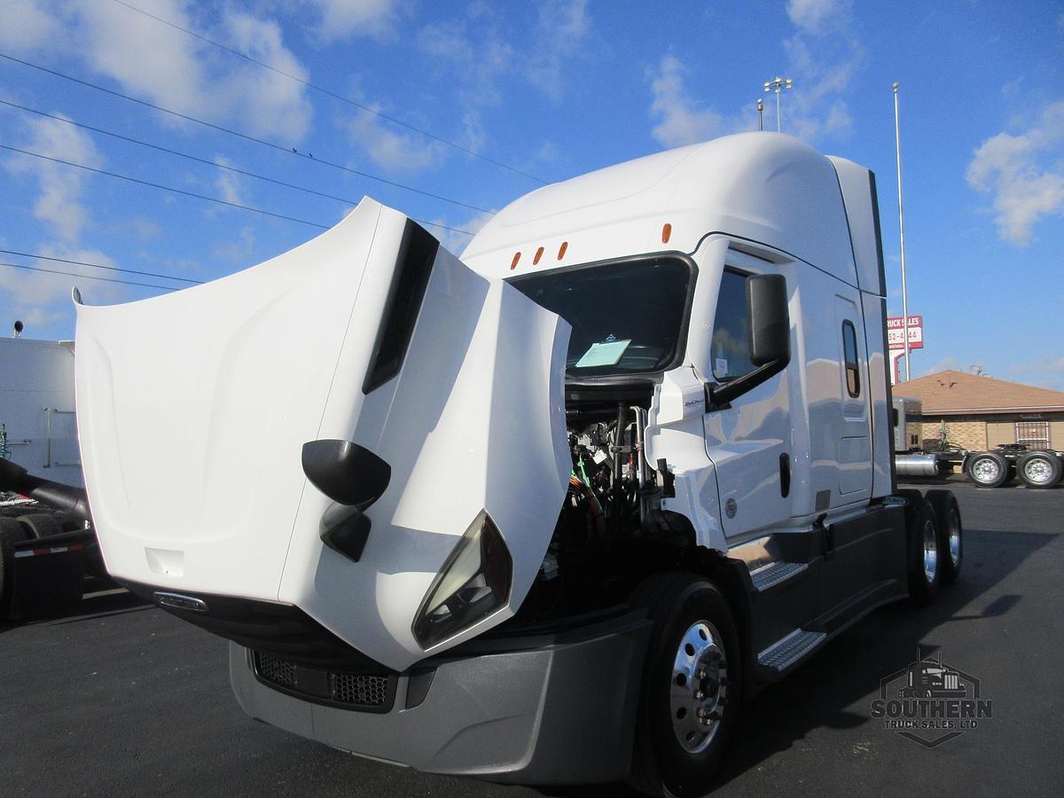 Used 2022 FREIGHTLINER CASCADIA 116