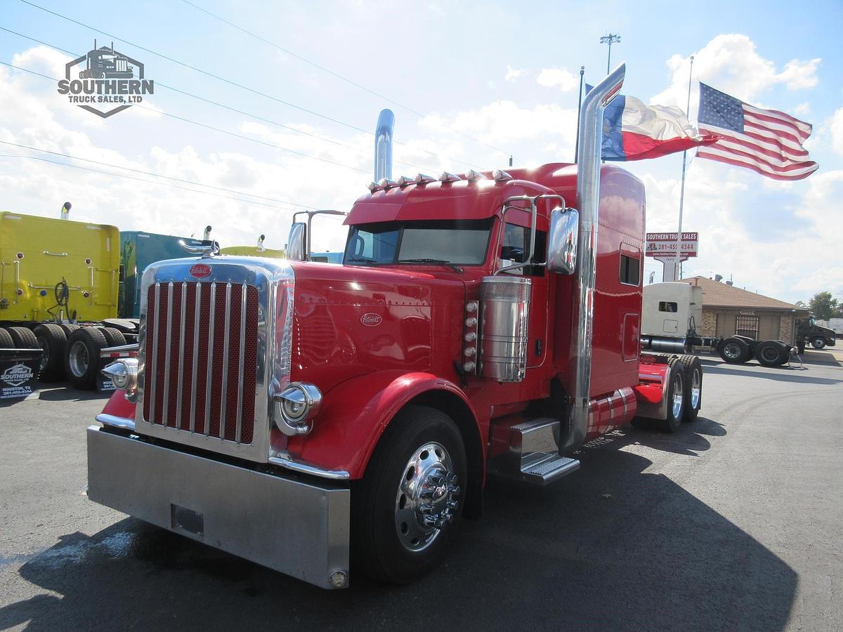 Used 2022 PETERBILT 389