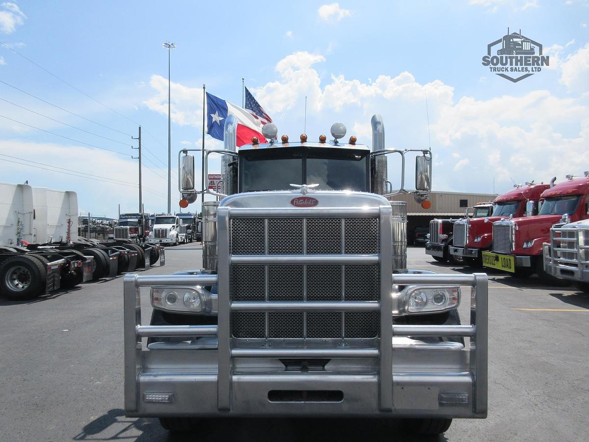 Used 2024 PETERBILT 389