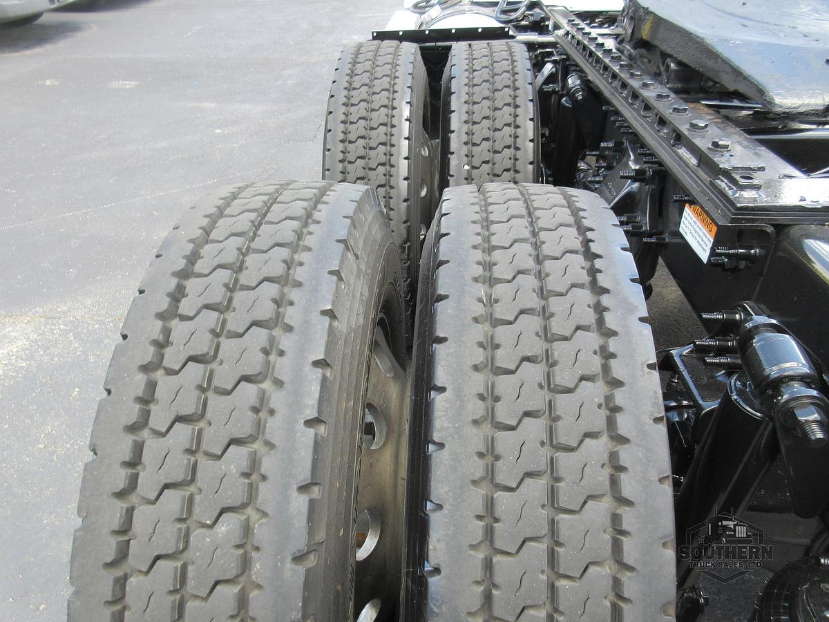 Used 2018 FREIGHTLINER CASCADIA 125