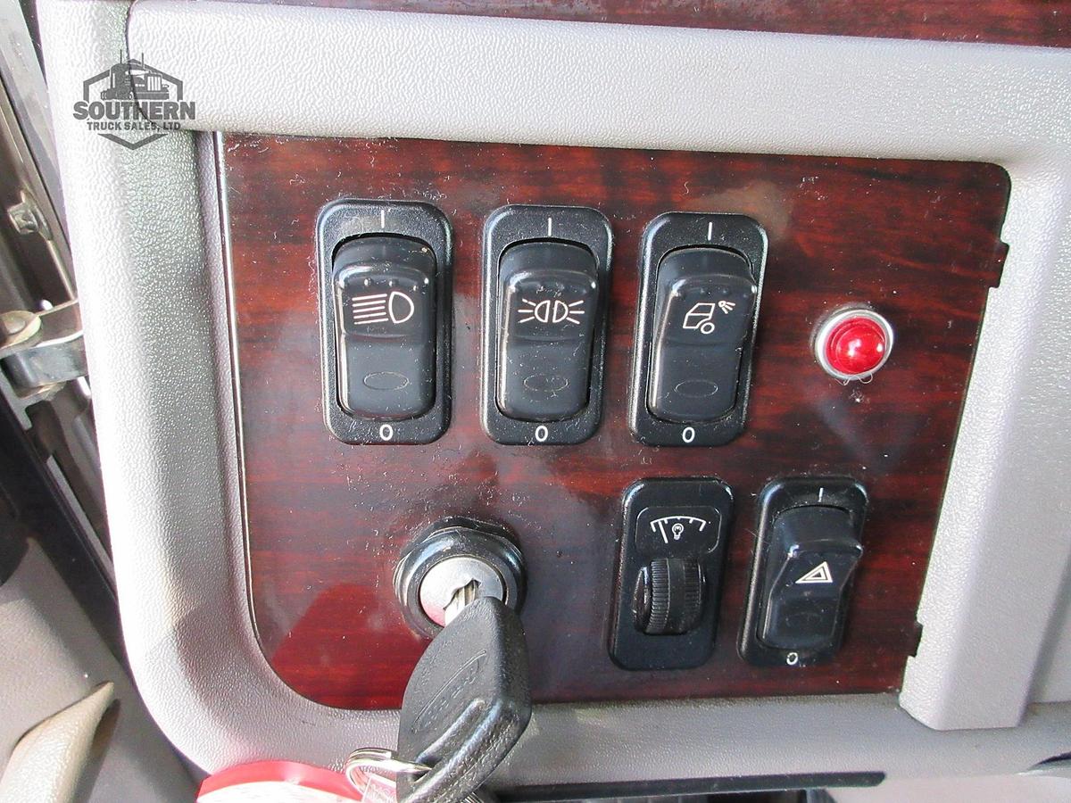 Used 2021 PETERBILT 389