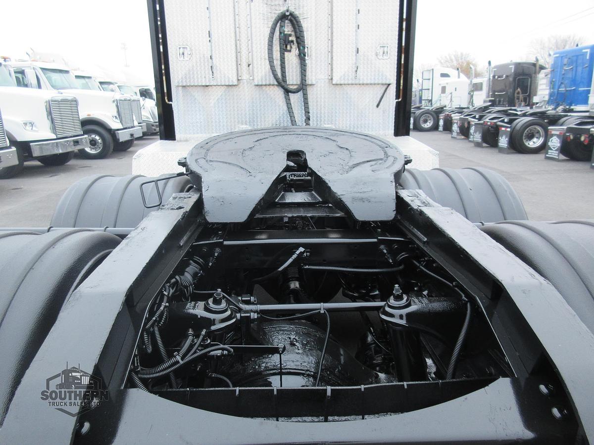 Used 2021 PETERBILT 567