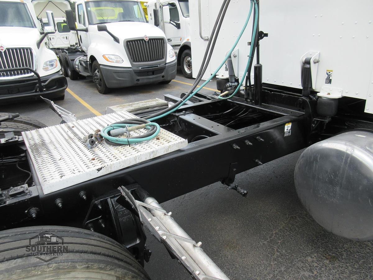 Used 2018 PETERBILT 389
