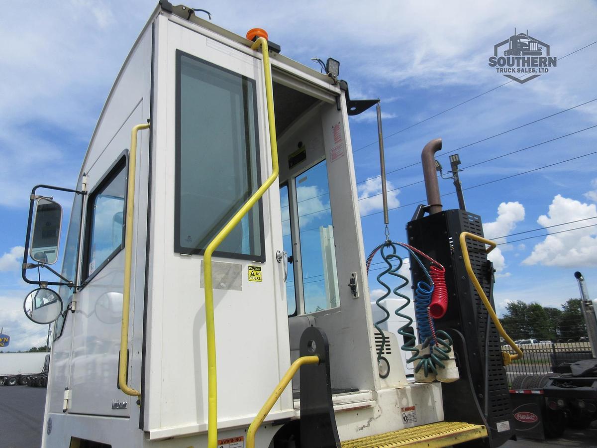 Used 2022 AUTOCAR XSPOTTER ACTT