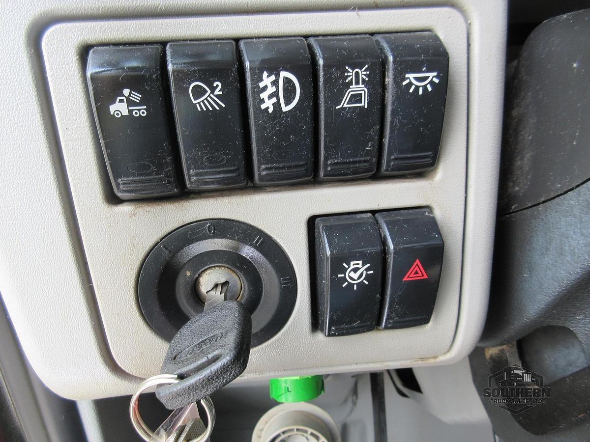 Used 2020 PETERBILT 567