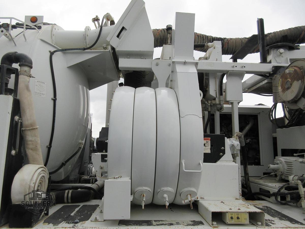 Used 2014 FREIGHTLINER 114SD