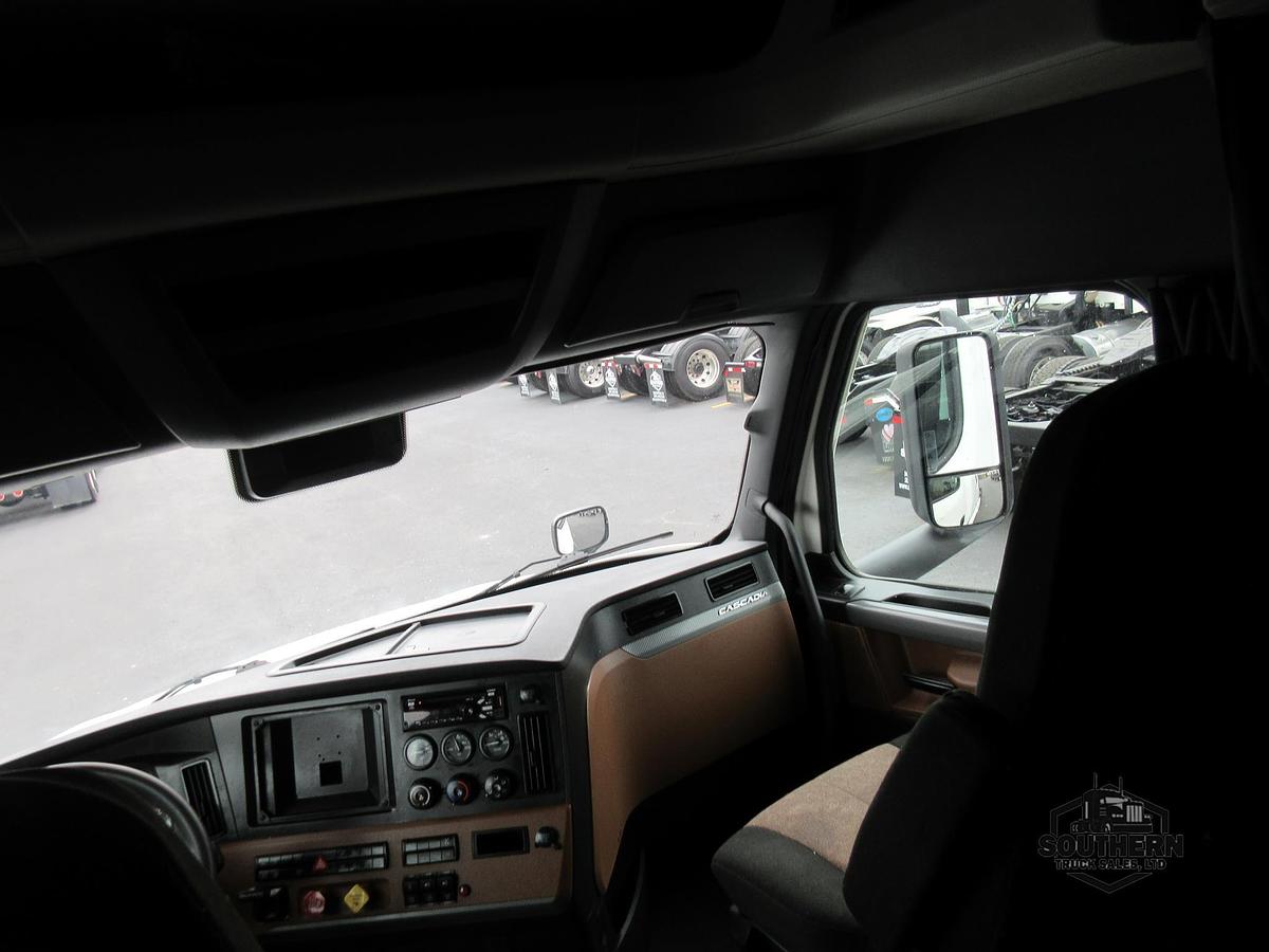 Used 2020 FREIGHTLINER CASCADIA 126