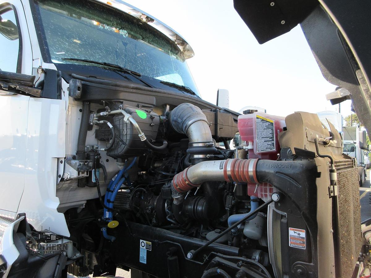 2025 KENWORTH T880