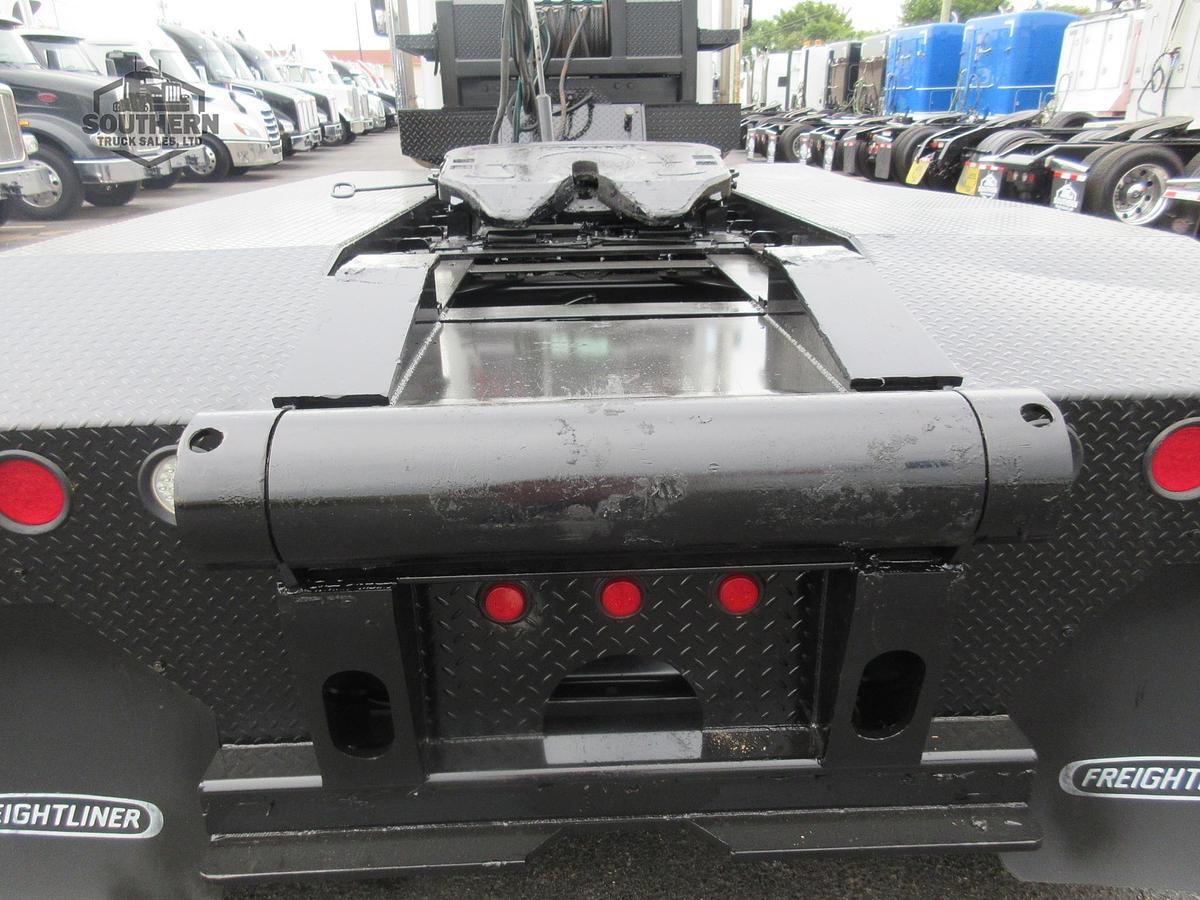 Used 2019 FREIGHTLINER CORONADO 122 SD