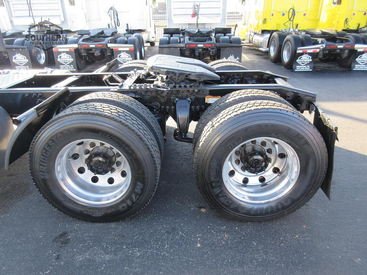 Used 2018 FREIGHTLINER CASCADIA 113