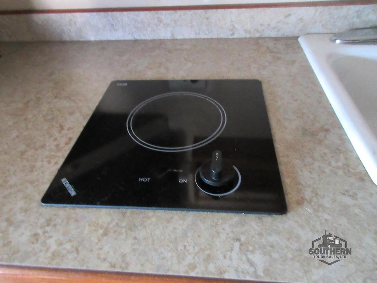 Used 2015 PETERBILT 579 ARI